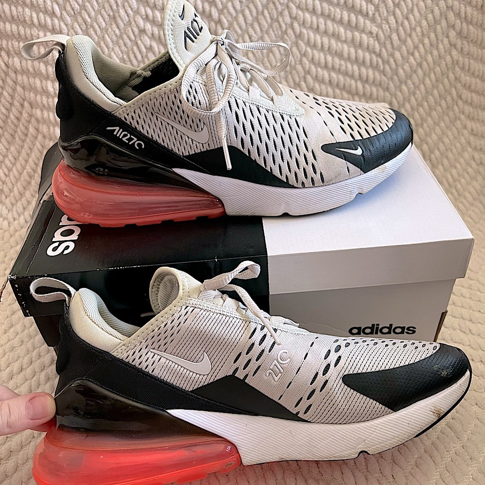 Womens Nike shoe